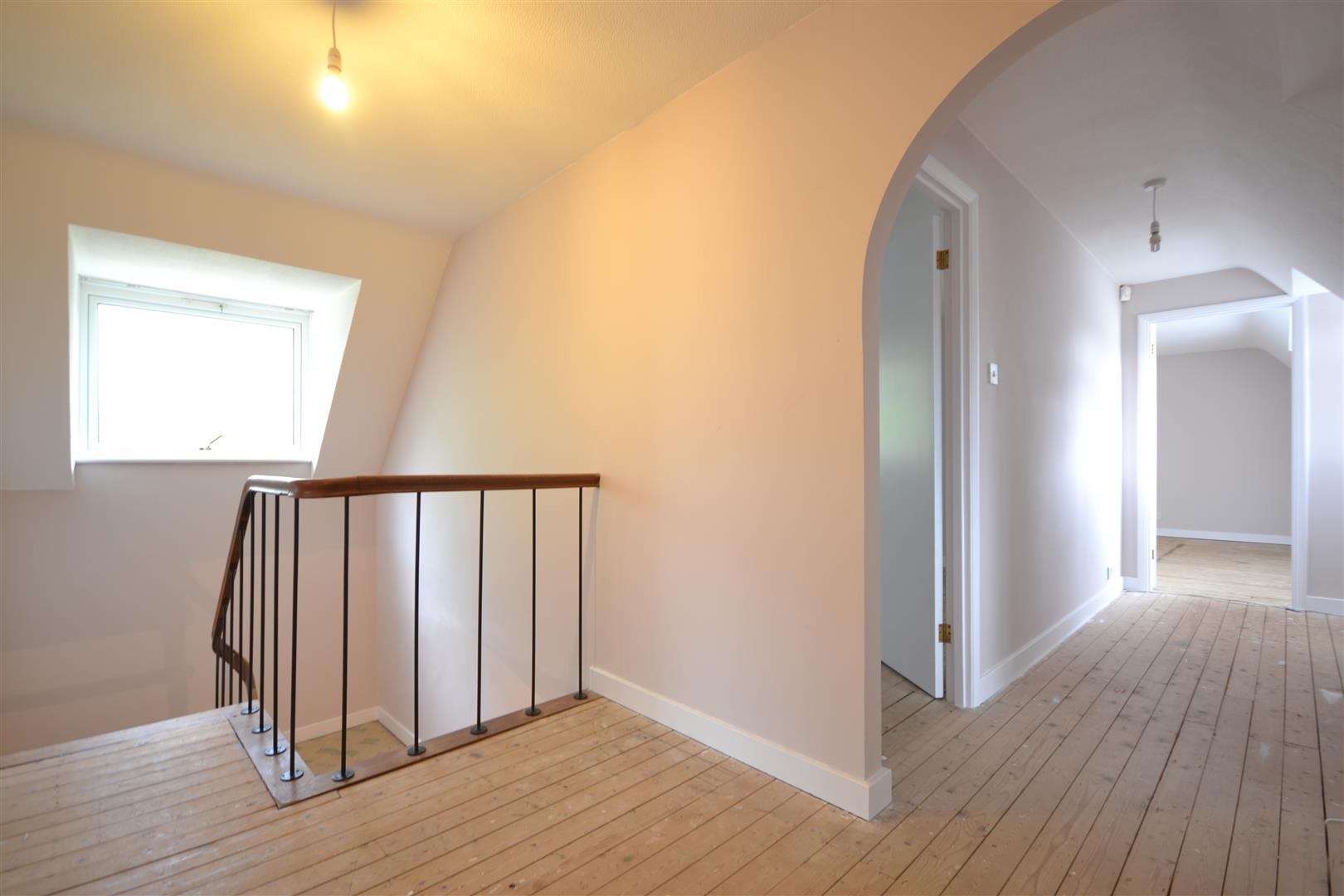 FIRST FLOOR LANDING